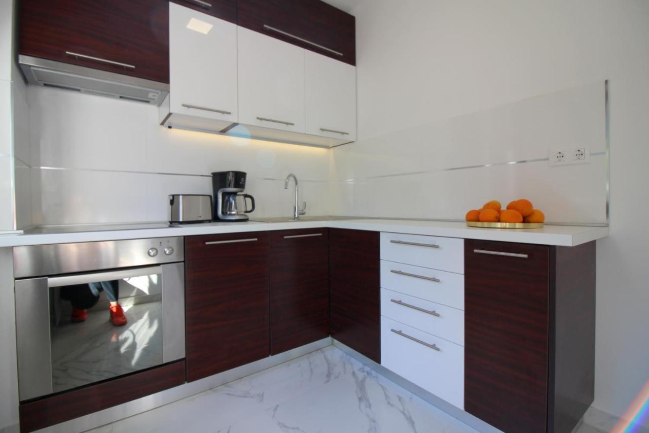 Modern Apartment Sabina With Nice Garden Poreč Extérieur photo